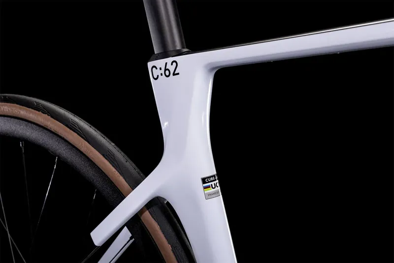 Cube Agree C:62 2022 Carbon Road Bike - Flashwhite/Carbon-3