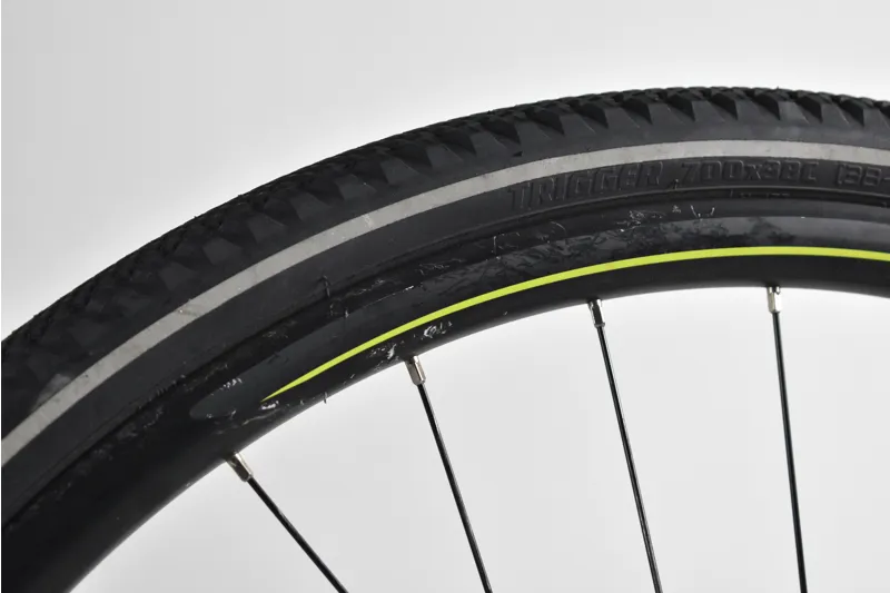 Ex-Roadshow 2019 Specialized CrossTrail Sport Hybrid Bike - Medium-11