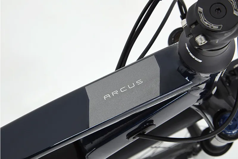 Ridgeback Arcus 2 2025 Electric Urban Bike - Dark Blue-6