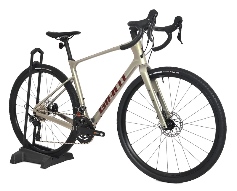 Nearly New Giant Revolt Advanced 2 2024 Carbon Gravel Road Bike - Medium/Large - Golden Haze-7