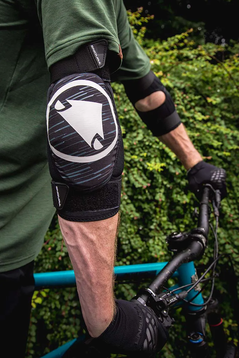 Endura SingleTrack II Elbow Protectors Black