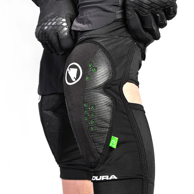 Endura MTR Knee Guard - Black-1