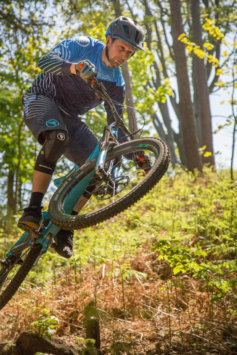 Endura MTR Knee Guard - Black-5