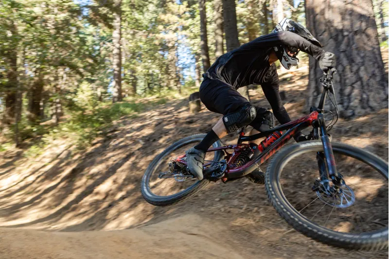 Giant Reign 29 SX 2020 Full Suspension Mountain Bike - Red-12