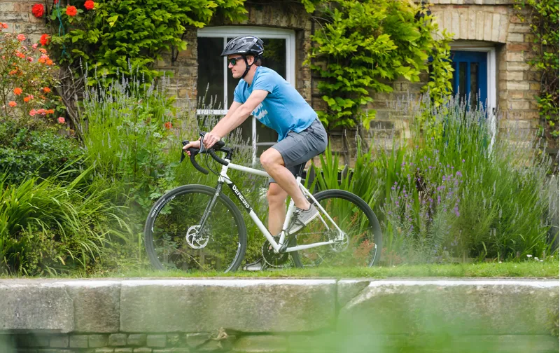 Genesis Croix De Fer 10 2020 Gravel Road Bike - White-10