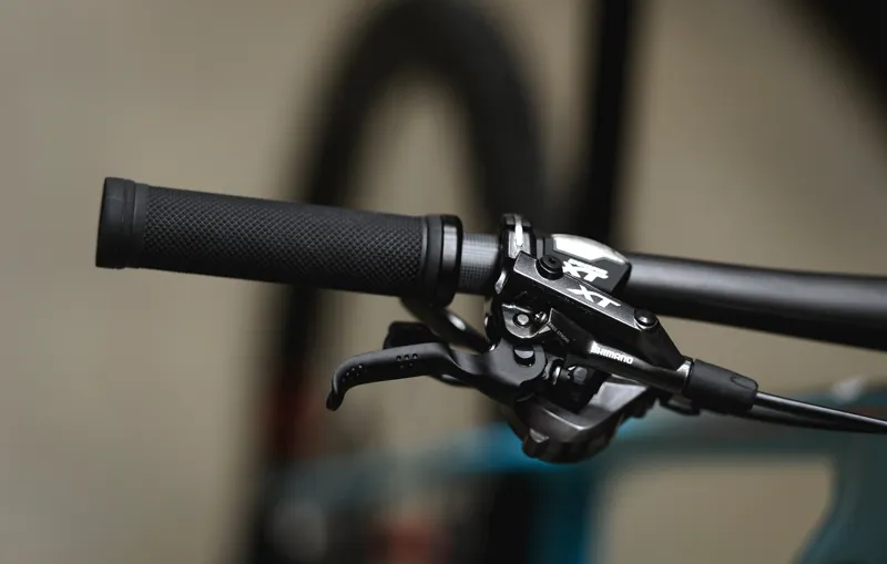 Genesis Mantle 30 29er 2018 Hardtail Mountain Bike - Oooooh Blue-10