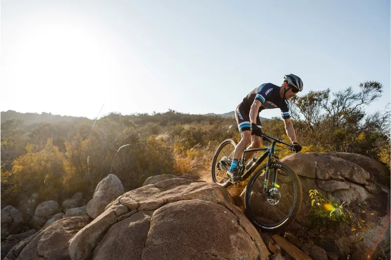 Giant Anthem 2 29er 2019 Full Suspension Mountain Bike - Black-2