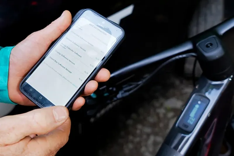 Adjusting e-bike settings with a smartphone app