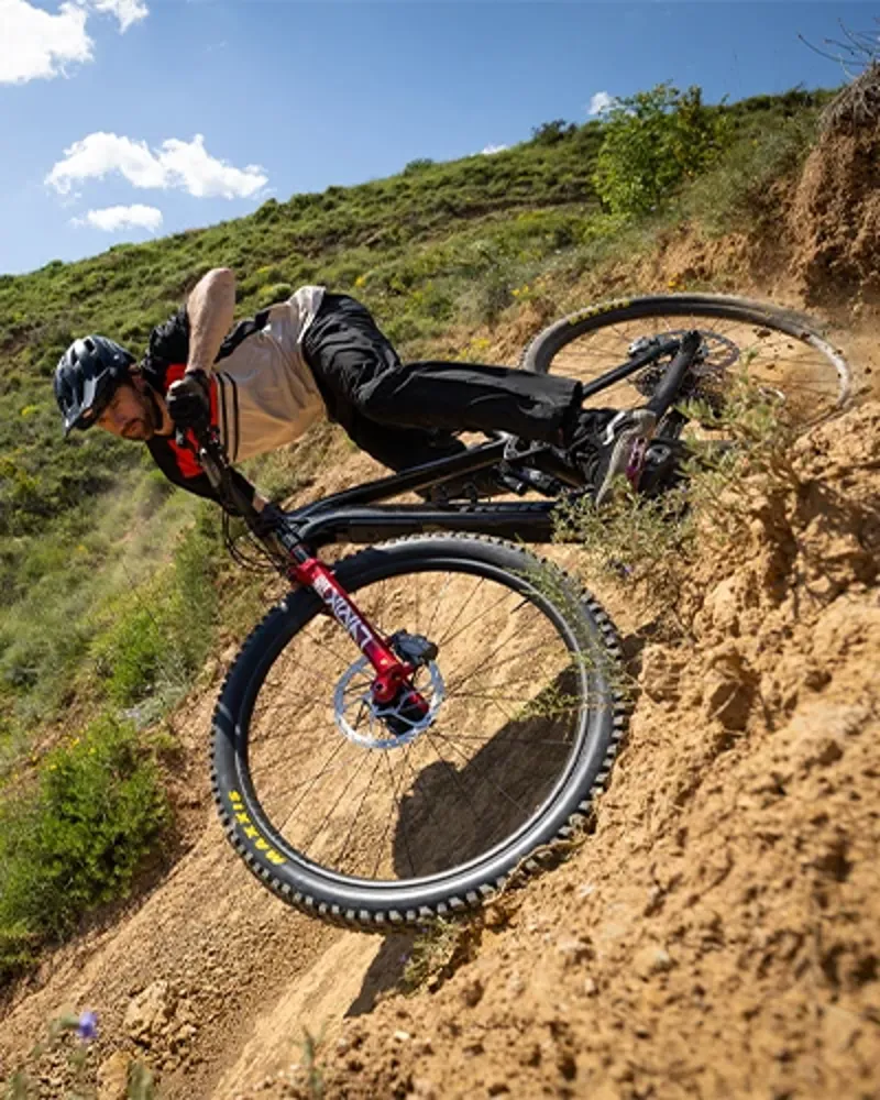 Roosting a corner on the Trek Fuel+ EX