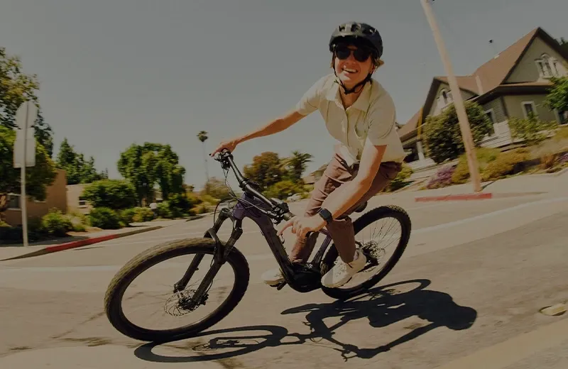 Cycling through urban streets on the Trek Marlin+