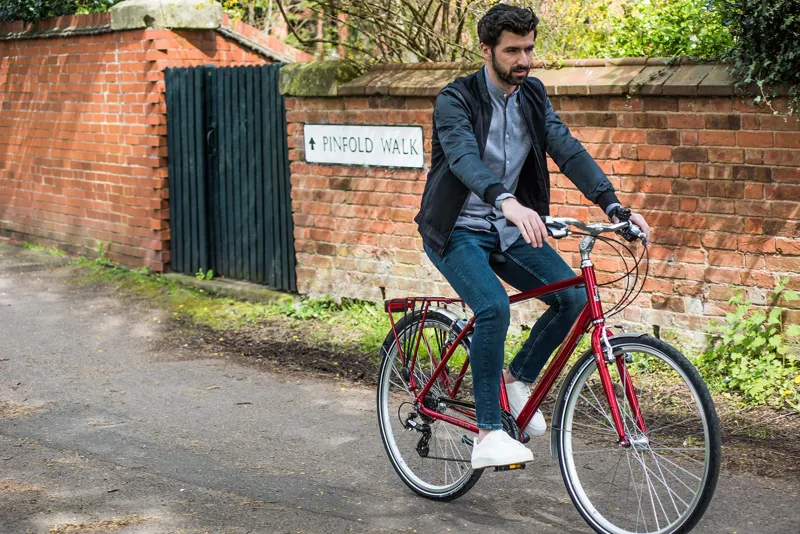 Raleigh Pioneer 2 2019 Hybrid Bike - Red-12