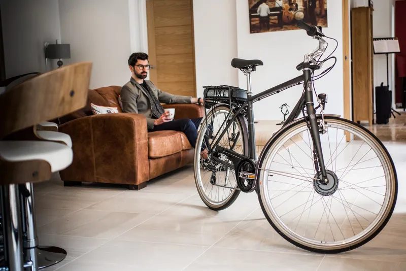 Raleigh Pioneer E Crossbar 700c 2019 Electric Urban Bike - Grey-8