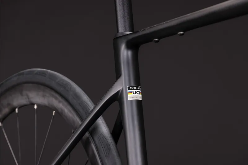 Cube Attain C:62 Race 2027 Carbon Endurance Road Bike - Coalchrome-4