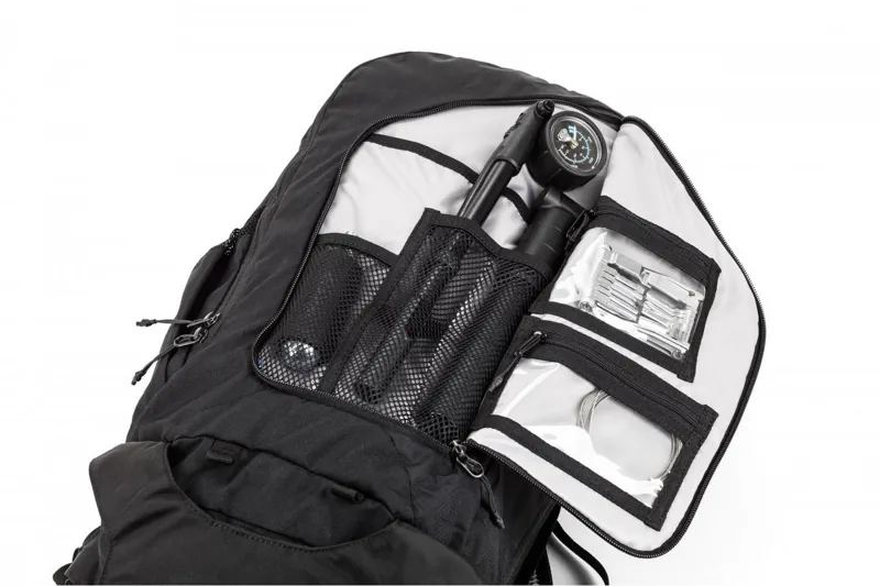 Cube Edge Trail Backpack - 16L - Black-2