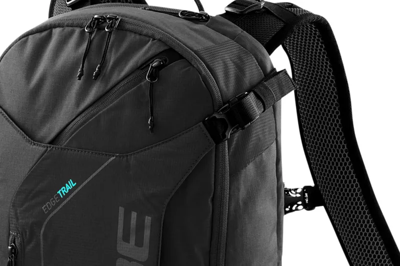 Cube Edge Trail Backpack - 16L - Black-4