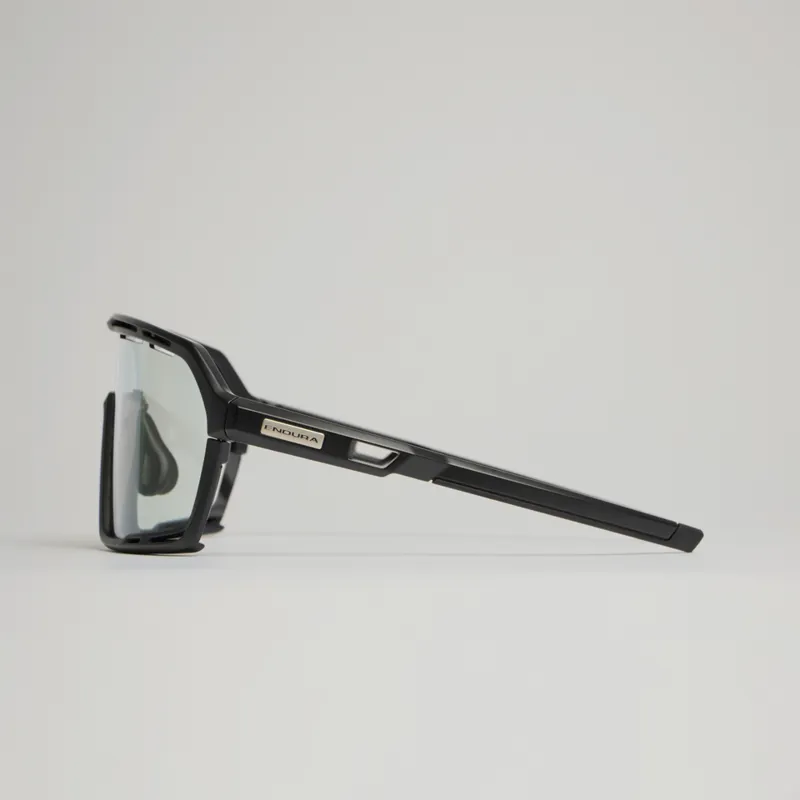 Endura Pro SL Photochromic Cycling Sunglasses - Matt Black-1