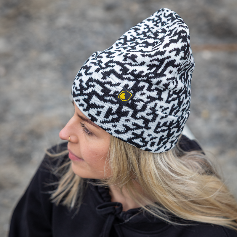 Burgtec Zaggo Beanie - Black/White-5