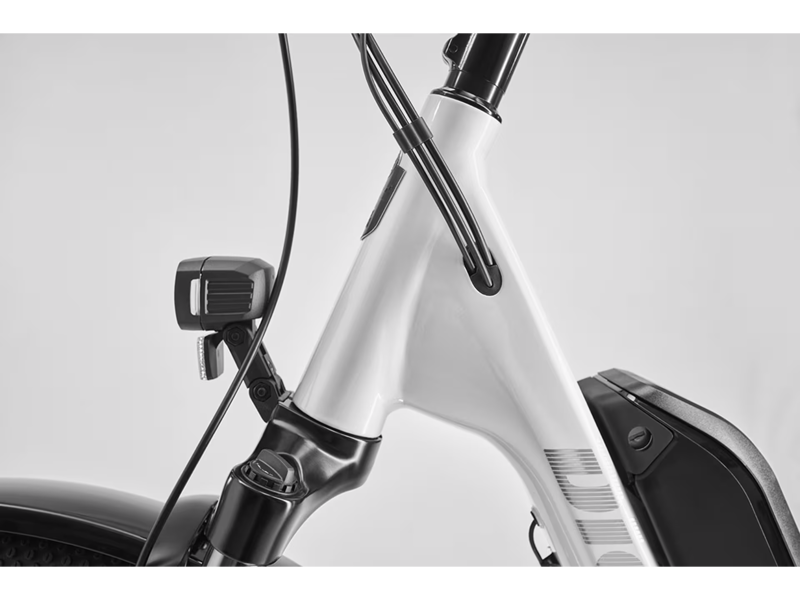 Diamant Zing Trip Core Low-Step 545wh 2025 Electric Hybrid Bike - White-1