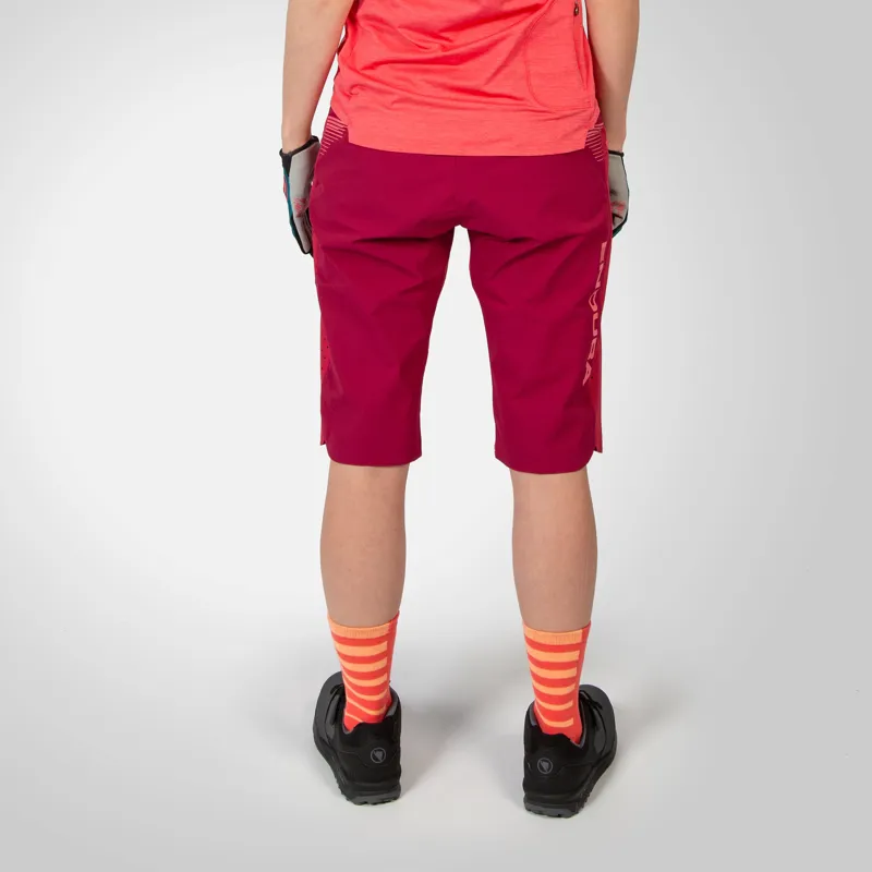 Endura SingleTrack Lite Women's Baggy Shorts - Berry-3