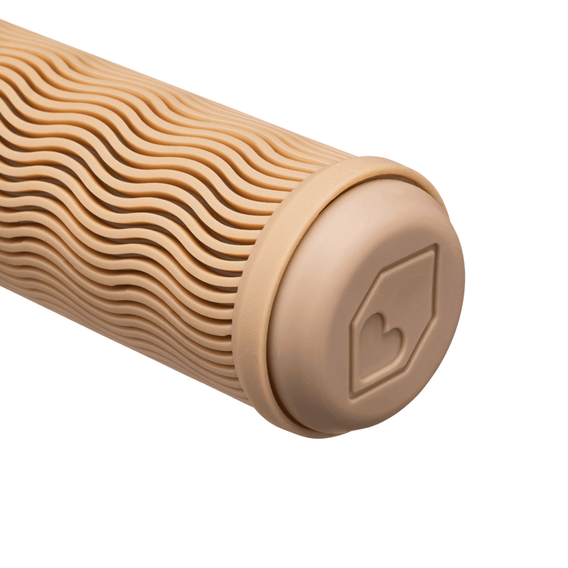 The Bartender Pro Vero Sandler Signature Grip - Hero Dirt-1