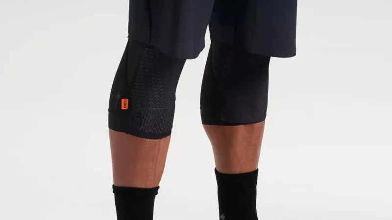 Specialized Traction D3O Knee Pads - Black-2