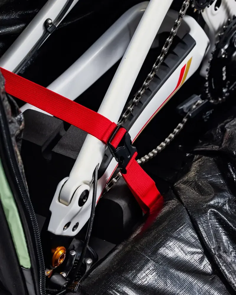 Albek Atlas Bike Bag - Covert Black-11