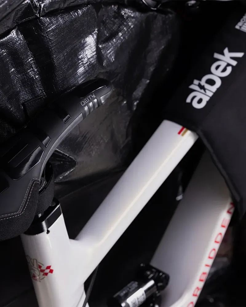 Albek Atlas Bike Bag - Covert Black-12