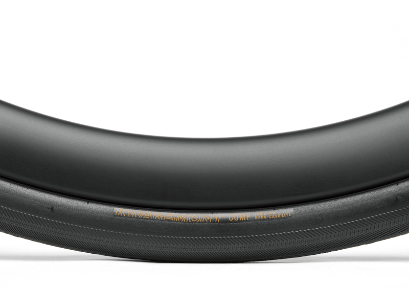 Bontrager Kwaremont Comp HCL 700x32c Wired Road Tyre - Black-2
