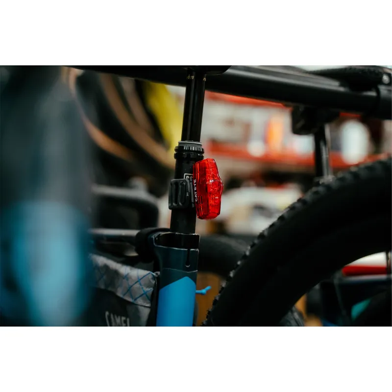 CatEye VIZ 150 USB-C Rear Bicycle Light - Black-2