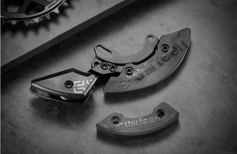 E-Thirteen Vario DH I05 Bash Mount 28-36T DMB + Lower Roller Chainguide -3