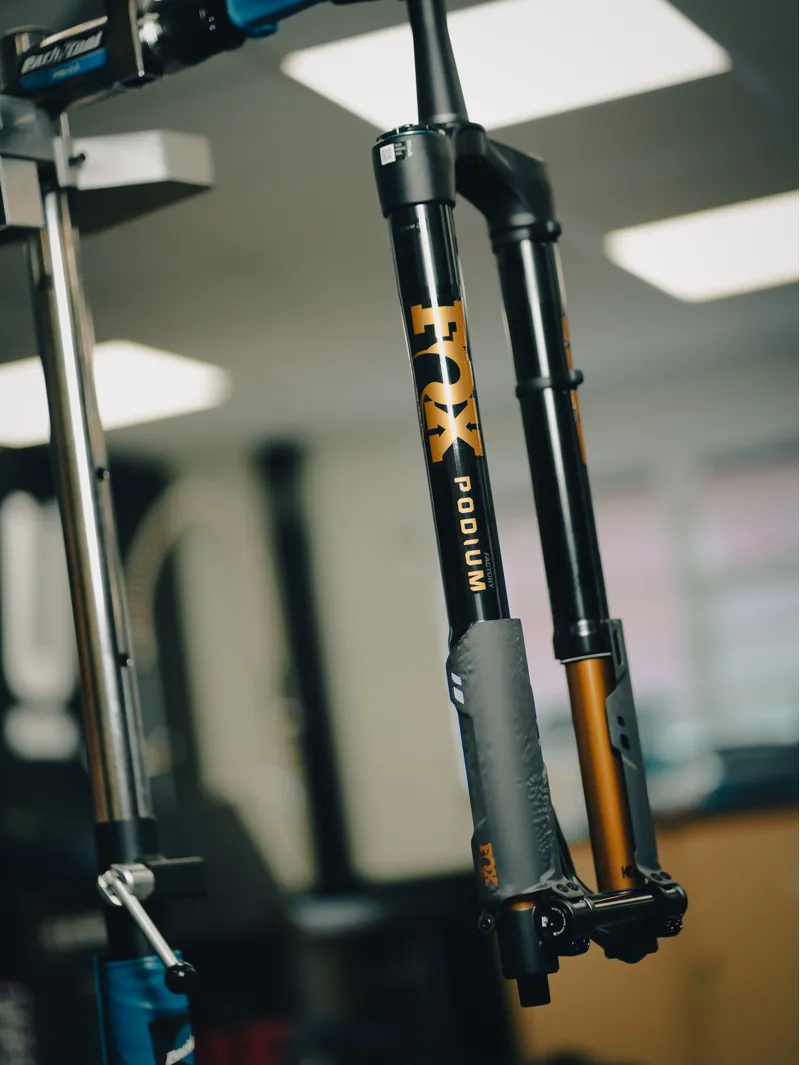 Fox Podium Factory 29 Grip X2 20TA110 Tapered MTB Fork - 44mm-6