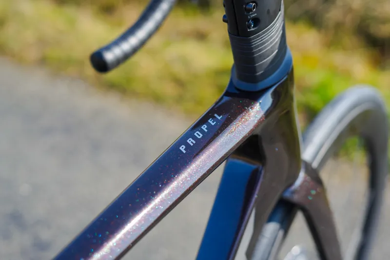 Giant Propel Advanced Pro 0-Di2 2027 Carbon Road Bike - Obsidian Pulse-11