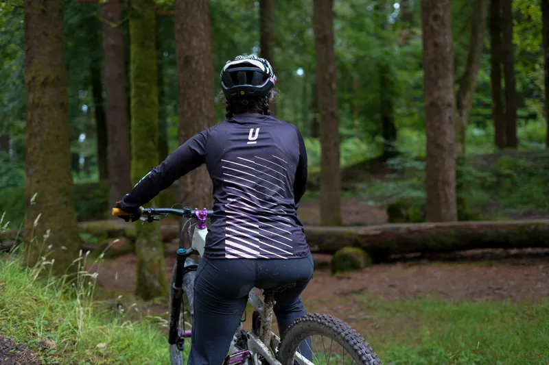 Uprise Endura MT500 Women's Long Sleeve Mountain Bike Jersey - Black-4