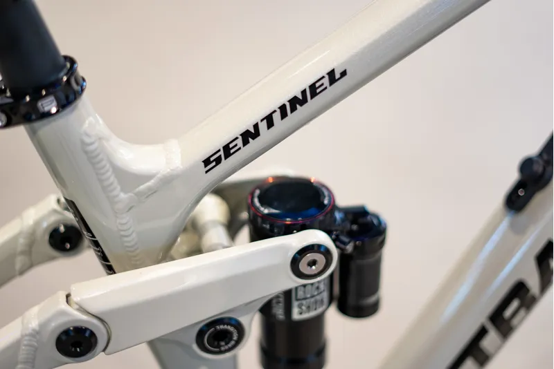 Transition Sentinel Alloy Deore 2025 Full Suspension MTB - White-3