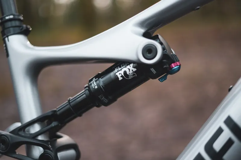 Amflow PL Carbon 800Wh 2026 Electric Mountain Bike - Silver-3