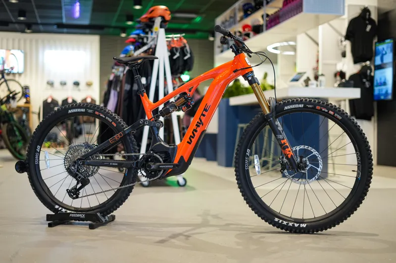 Whyte E-180 RSX 29er/27.5 2025 Electric Mountain Bike - Orange/Black-3