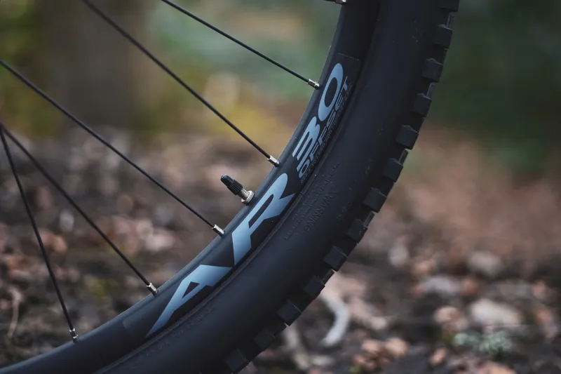 Whyte T-140 RS 29er 2025 Full Suspension Mountain Bike - White/Black-9