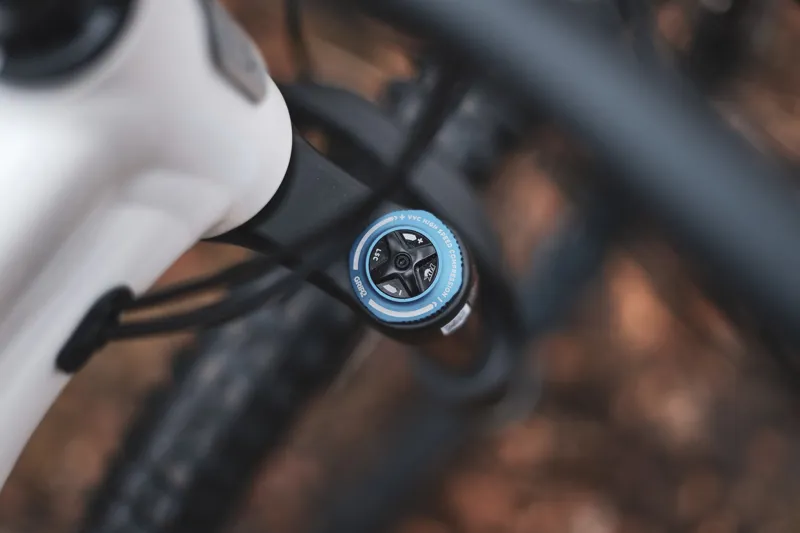 Whyte T-140 RS 29er 2025 Full Suspension Mountain Bike - White/Black-10