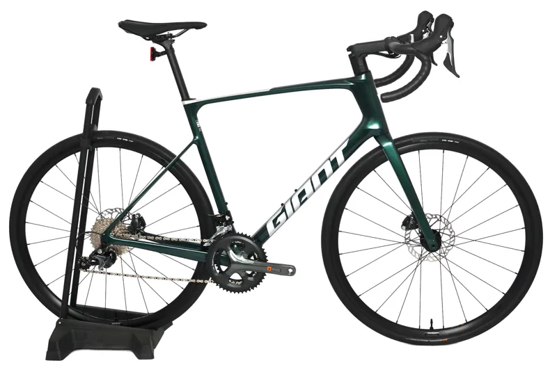 Nearly New Giant Defy Advanced 3 2024 Carbon Endurance Road Bike - Large - Kelp Forest