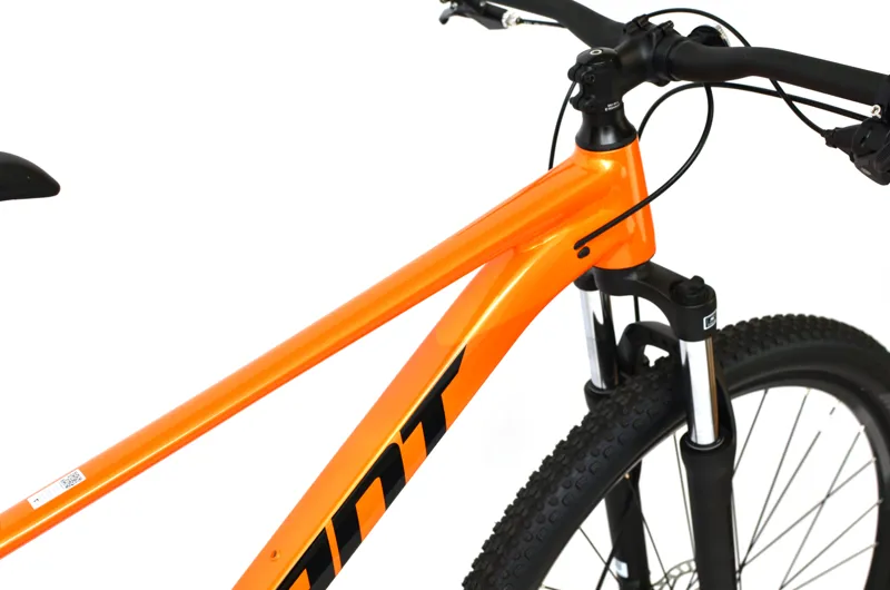 Nearly New Giant Talon 4 29er 2025 Hardtail Mountain Bike - Medium - Radiant Orange-3