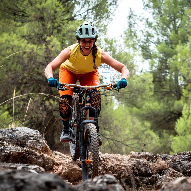 Endura SingleTrack Lite Women's Baggy Shorts - Harvest-4