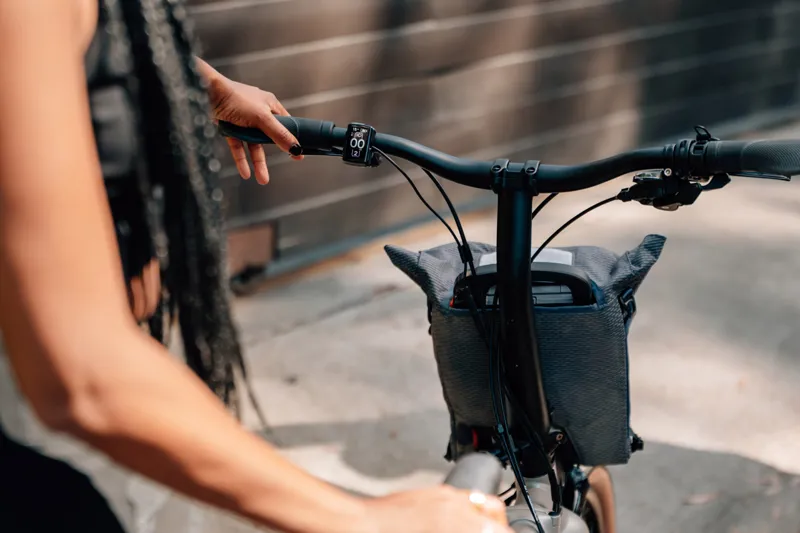 Brompton G Line 4 Speed SuperRoll Bar Control 2026 Electric Folding Bike - White-7