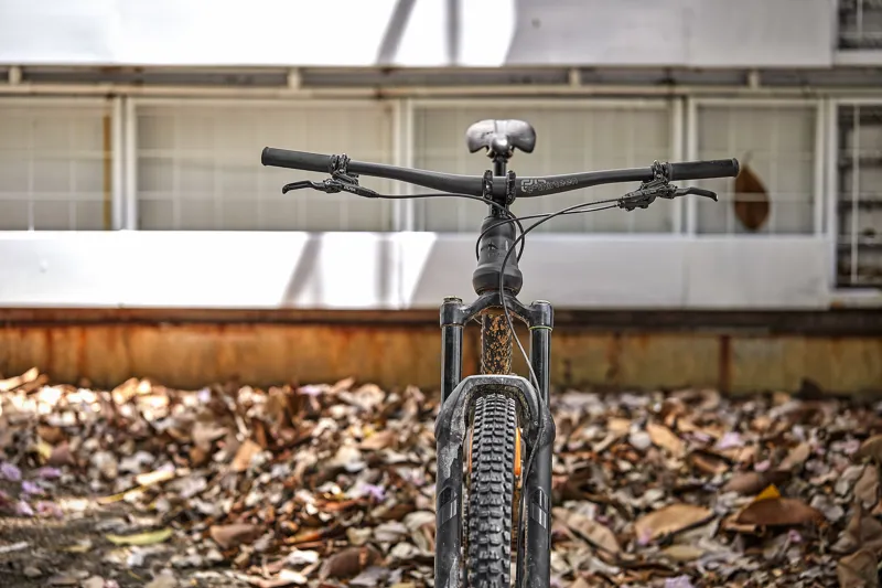 E-thirteen Base Alloy 35 Handlebar 800mm Wide 20mm Rise 35mm  - Black-3