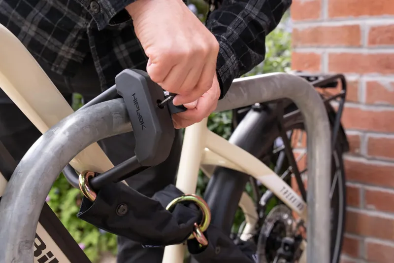 Hiplok DXXL D-Lock and Chain Combo - Black-3