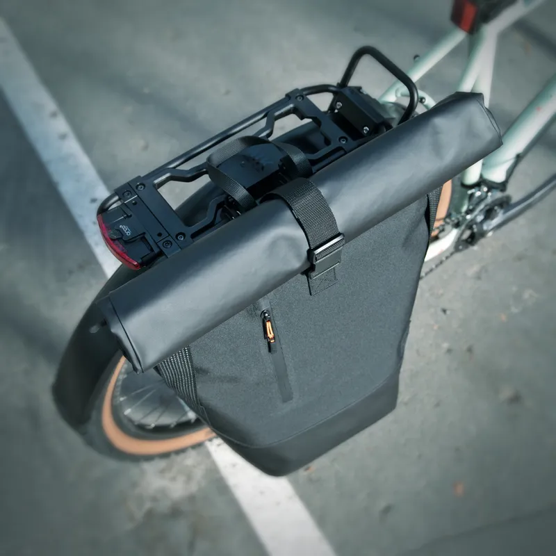 SKS Infinity Urban Side Bag - 20 Litre - Black-7