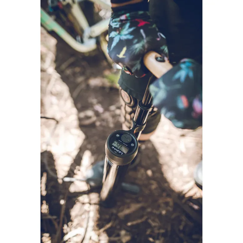 Lezyne Digital Pressure Over Drive Tubeless Track Pump - 220psi-4