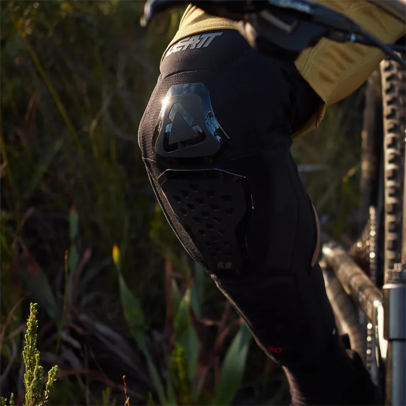 Leatt Evo 6.0 Knee Protectors - Black-6