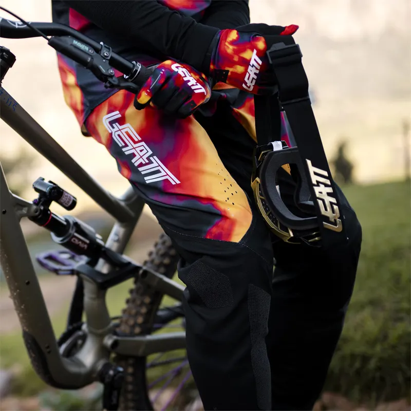 Leatt Gravity 8.0 Waterproof MTB Pants - Heatmap Red-3