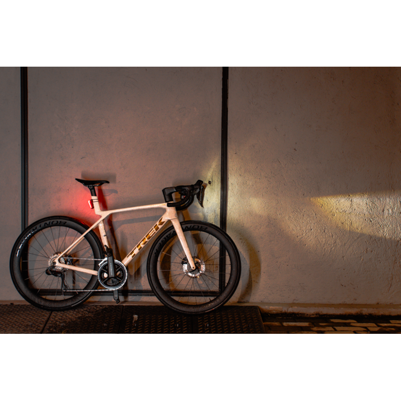 Moon Titan Max 1700 Front Light - 1700 Lumes - Black-9