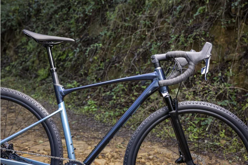 Giant Revolt X 1 Gravel Road Bike -  Cold Night-3